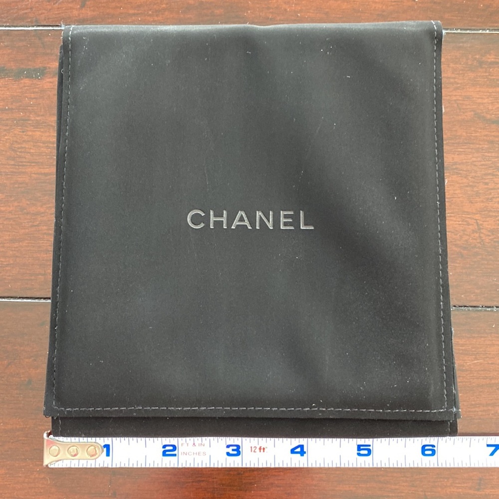 CHANEL empty dust bag for necklace